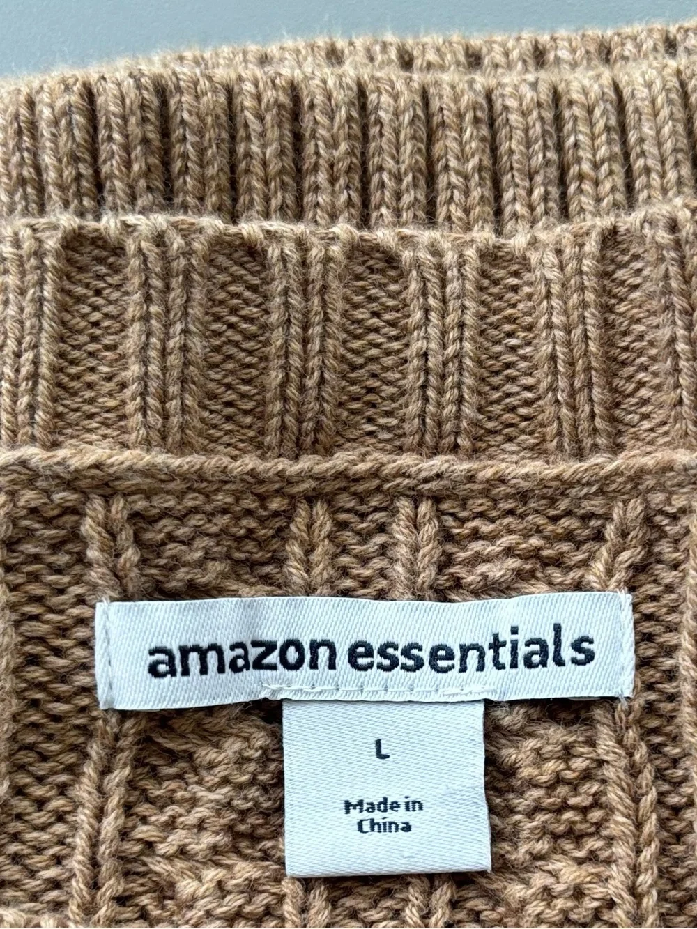 Cable Knit Crewneck Cotton Sweater in Camel Men’s Size Large